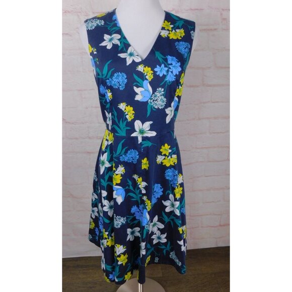 Draper James Dresses & Skirts - Draper James Floral Fit & Flare Dress Size 6 Navy Blue Spring